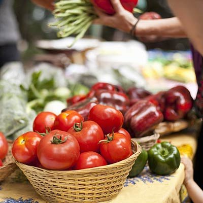 farmer-market-tomato